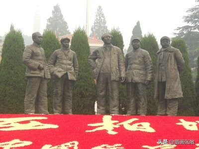 毛主席西柏坡巧用“空城计”，四篇新闻稿智退十万兵