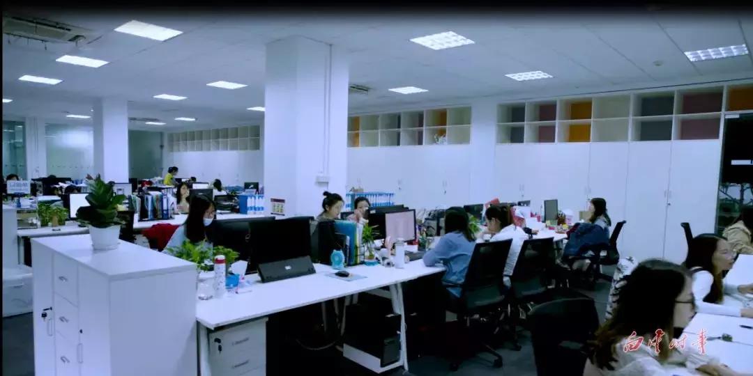 快时尚品牌ur,ur成中国最具增长潜力服装品牌