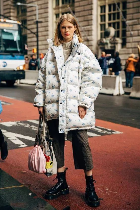 羽绒服太肥大太臃肿了怎么办,羽绒服穿肥点好还是瘦点好看