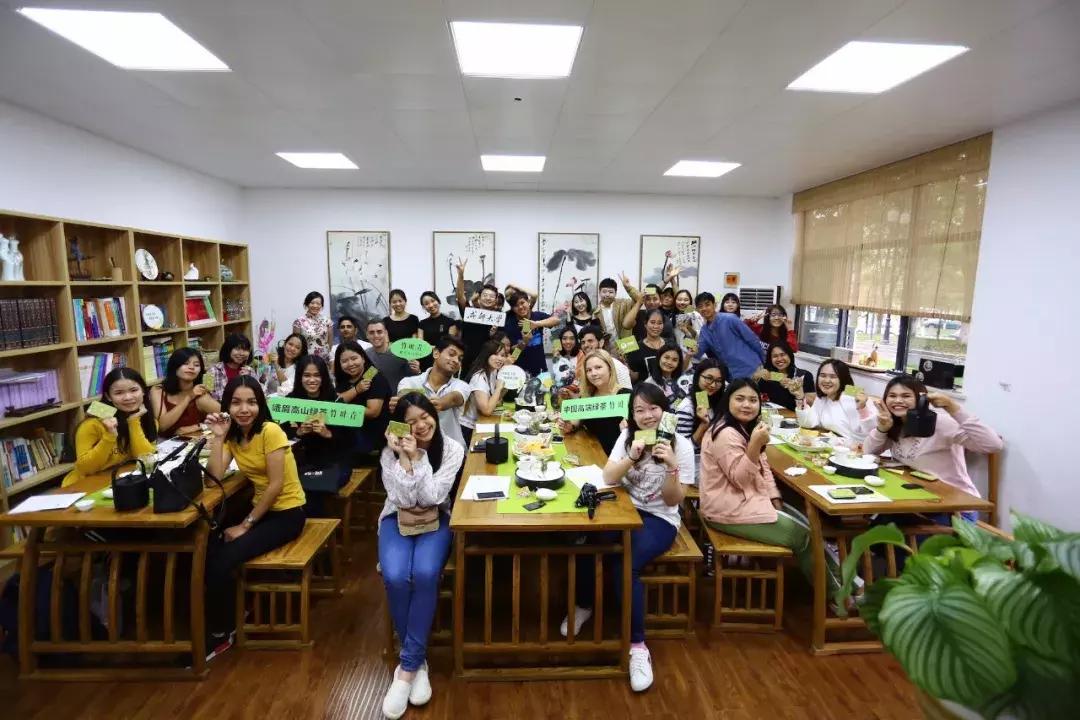 竹叶青峨眉山高山绿茶品味,三百多的竹叶青峨眉高山绿茶