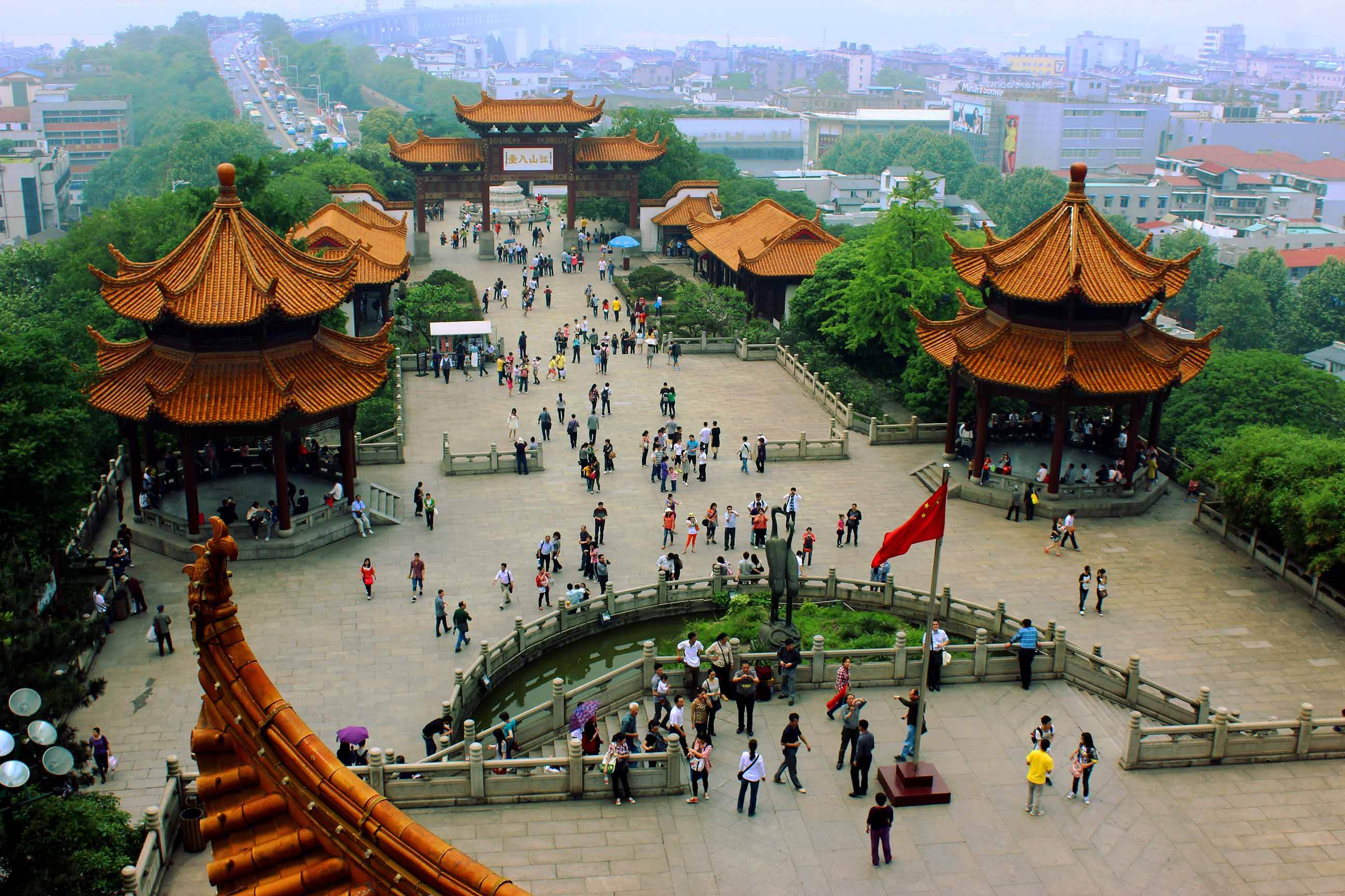 武汉大学生买房条件最新政策,武汉现在买房有哪些限购政策