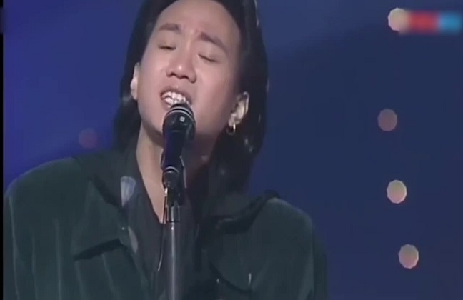 守望爱情，她是黄家驹的前女友，花十年才走出悲痛，今57岁仍不嫁