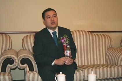 狗血！260亿身家的董事长举报女CEO贪腐，并且清退了11名女公关