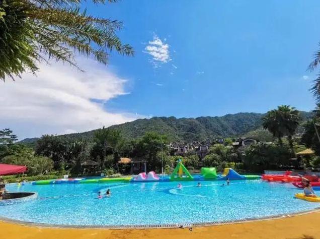 清远别墅温泉度假大泳池四房,清远市别墅温泉旅游度假