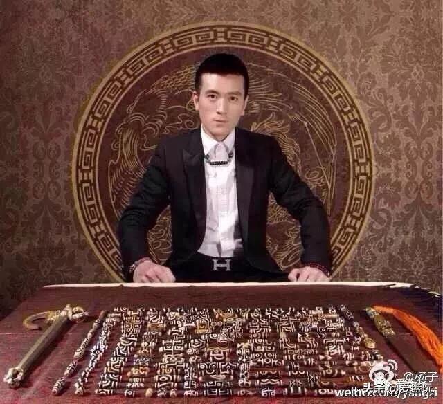 家底吓人！这位姐姐戴的手串，果然不简单