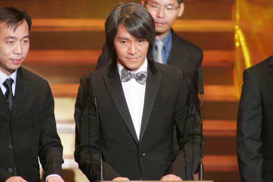 为什么周星驰是武学奇才,周星驰的功夫有多火