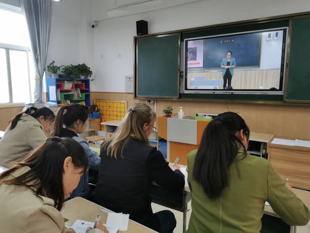 丰荫明德小学大课间,丰荫明德小学访谈2021