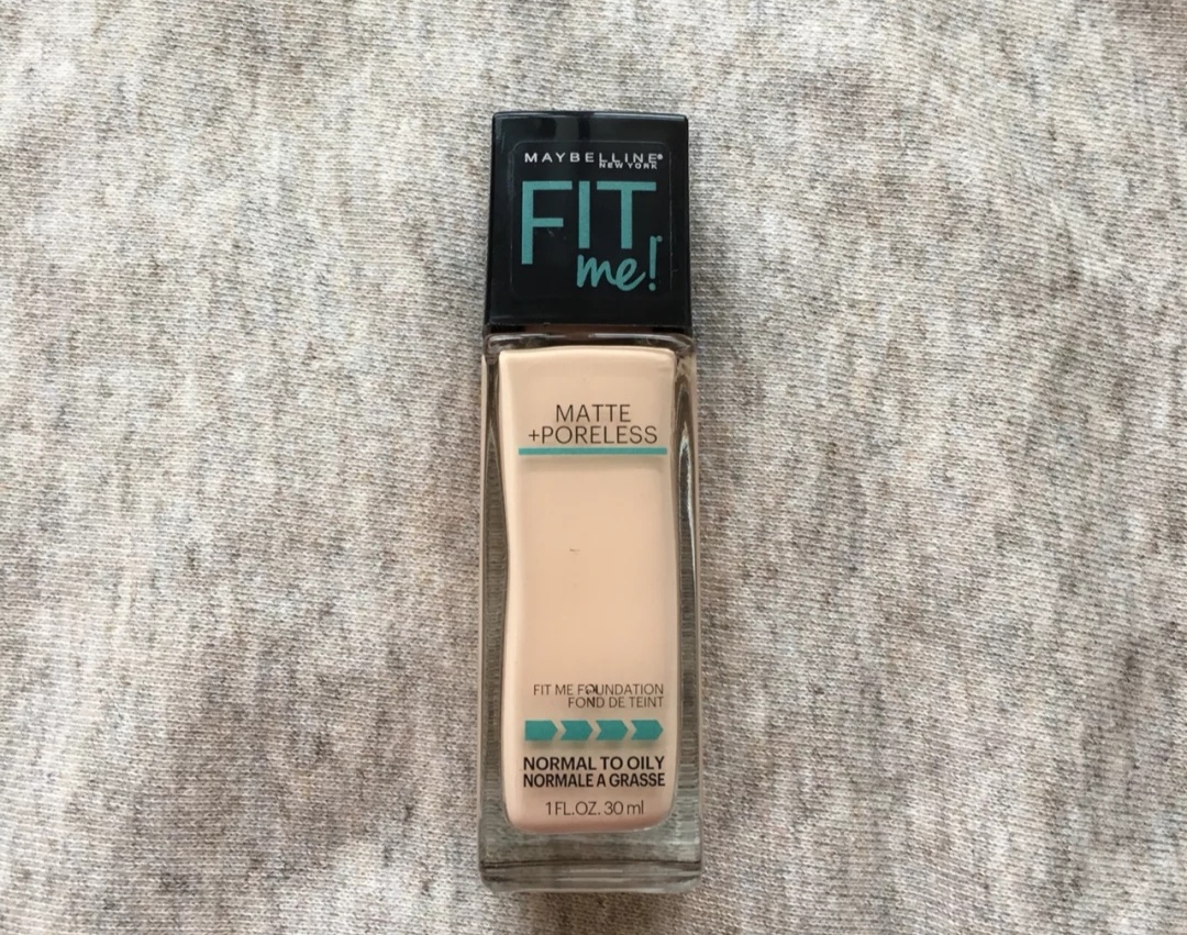 雅诗兰黛dw和美宝莲粉底液对比,美宝莲和ysl粉底液测评