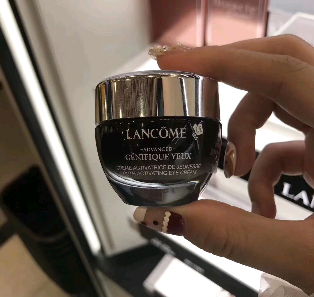 雅诗兰黛小棕瓶和兰蔻眼霜哪个好,雅诗兰黛小棕瓶和兰蔻小黑瓶对比