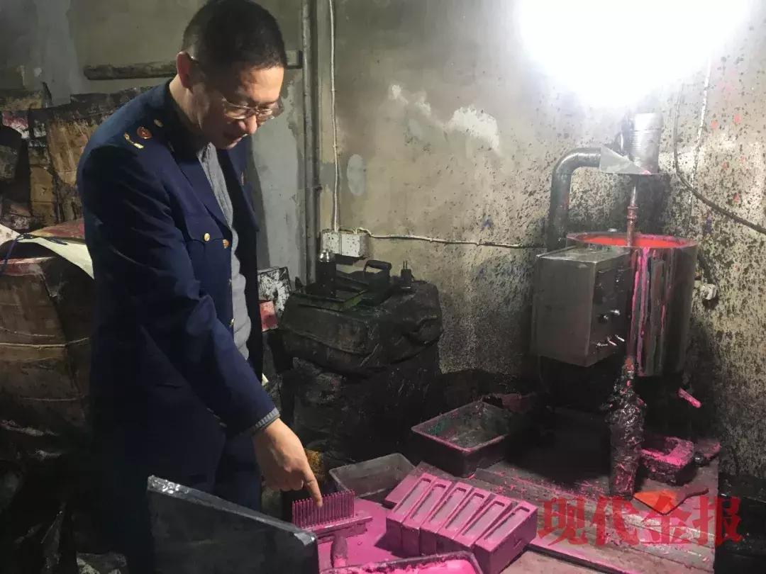 仿冒大牌的眼线笔,眼线笔成本不到一元