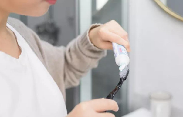 牙膏洗脸祛痘痘好吗,牙膏洗脸可以淡斑的方案