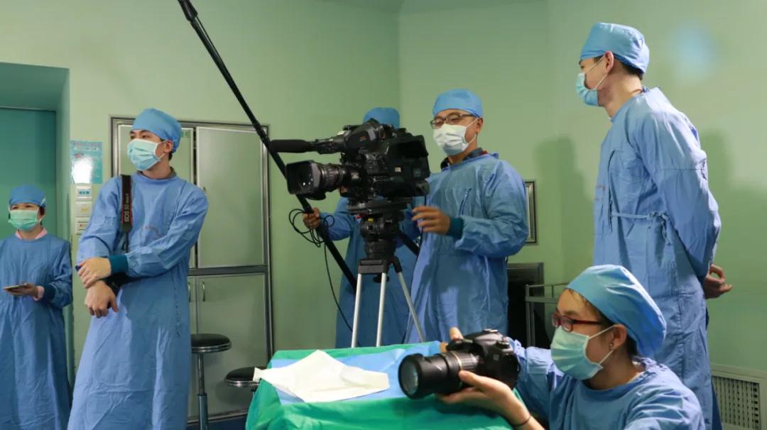 从乡村走出的骨科夫妻,未来的妇科男神