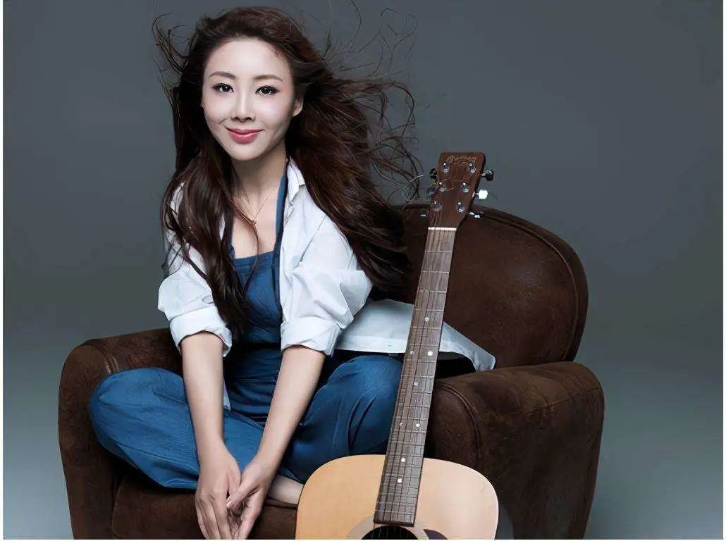 阿朵闺蜜“心疼”小三：你们异地恋这四年，辛苦了​