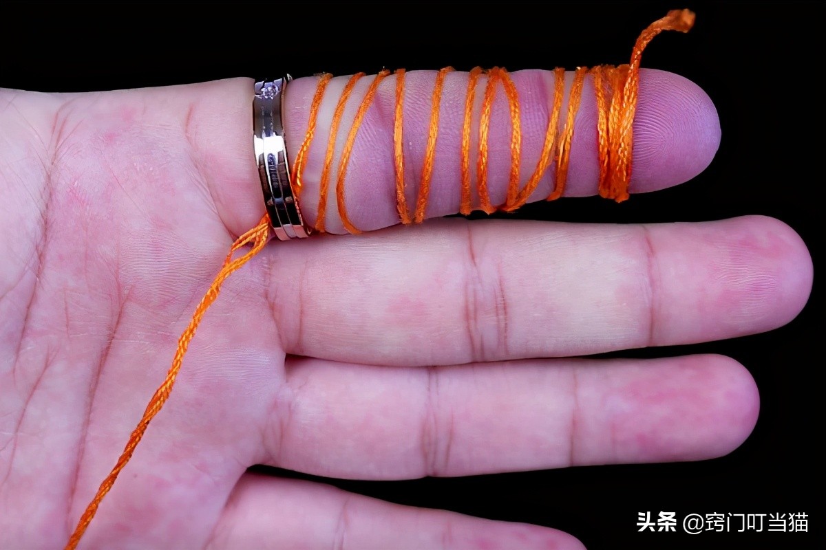 戒指戴太紧取不出来怎么办,戒指戴久了摘不下来用薄膜的方法