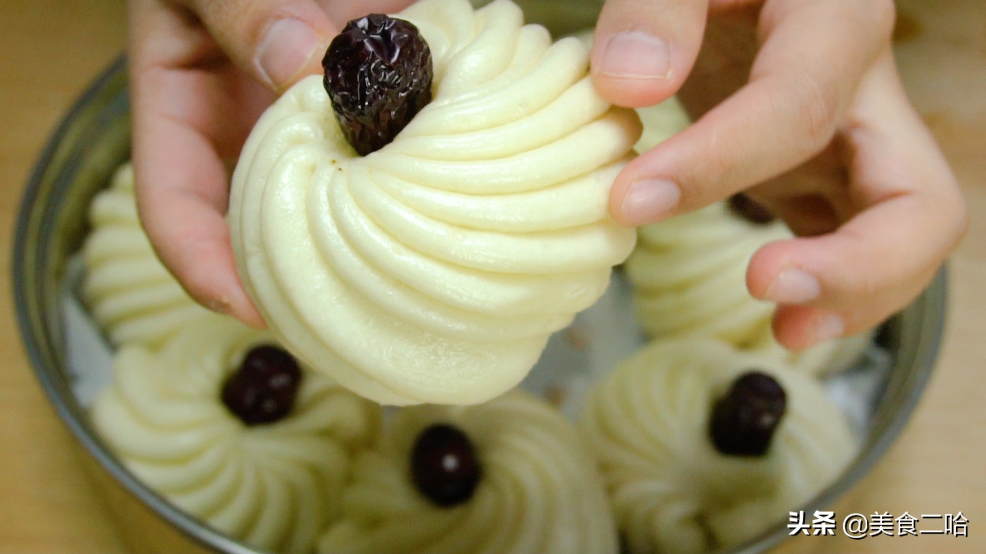 “二十八，蒸枣花”，过年教你做千层枣花馍，招待客人倍有面儿