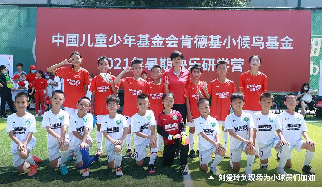 这群来自全国各地的「小候鸟」,温暖了整个上海