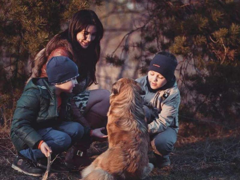 很想交朋友但是性格内向不敢主动,怎么鼓励内向人去主动交朋友