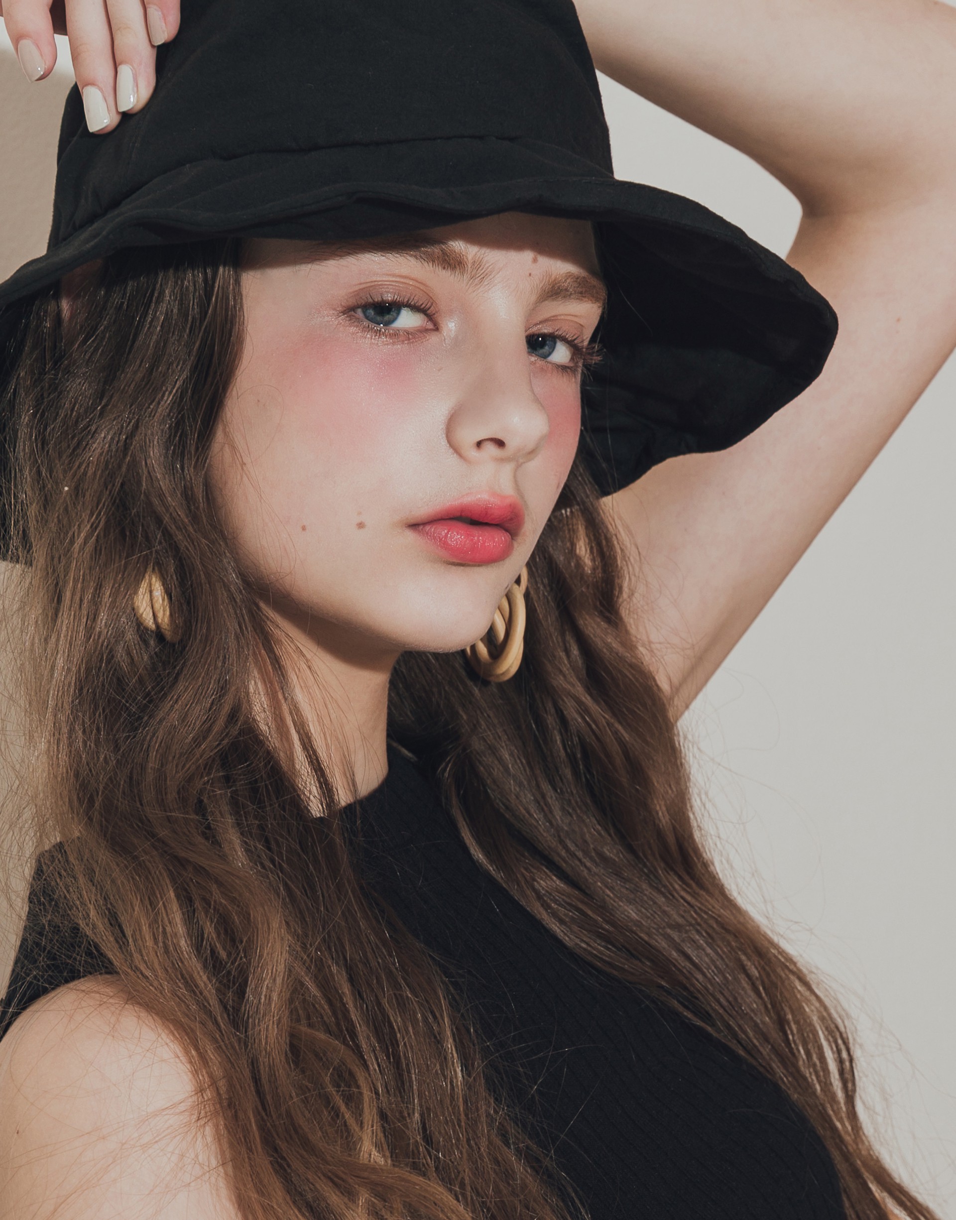 干性皮肤更容易衰老,干性皮肤显得特别老