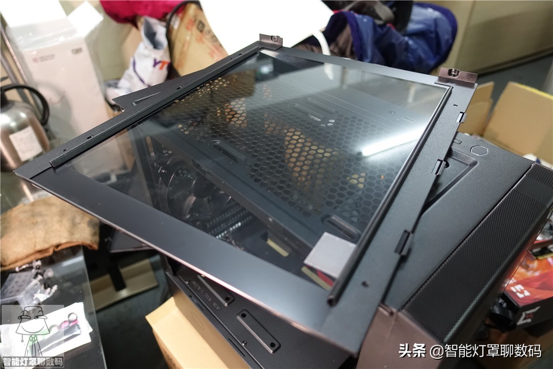 灯罩装机日记001：妹子的万元设计游戏机，感觉主板选错了