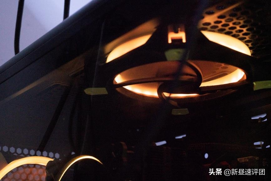 如何知道机箱是支持rgb还是argb,机箱自带的rgb如何使用