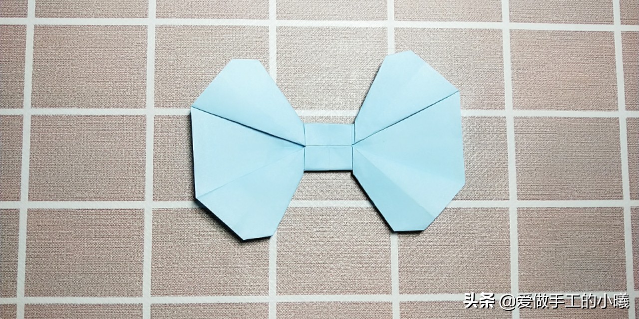 儿童折纸简单手工幼儿园蝴蝶结,蝴蝶结手工折纸超简单正方形纸