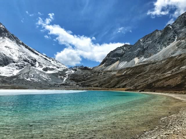 成都自驾稻城亚丁费用大概多少,成都到稻城亚丁的机票多少钱