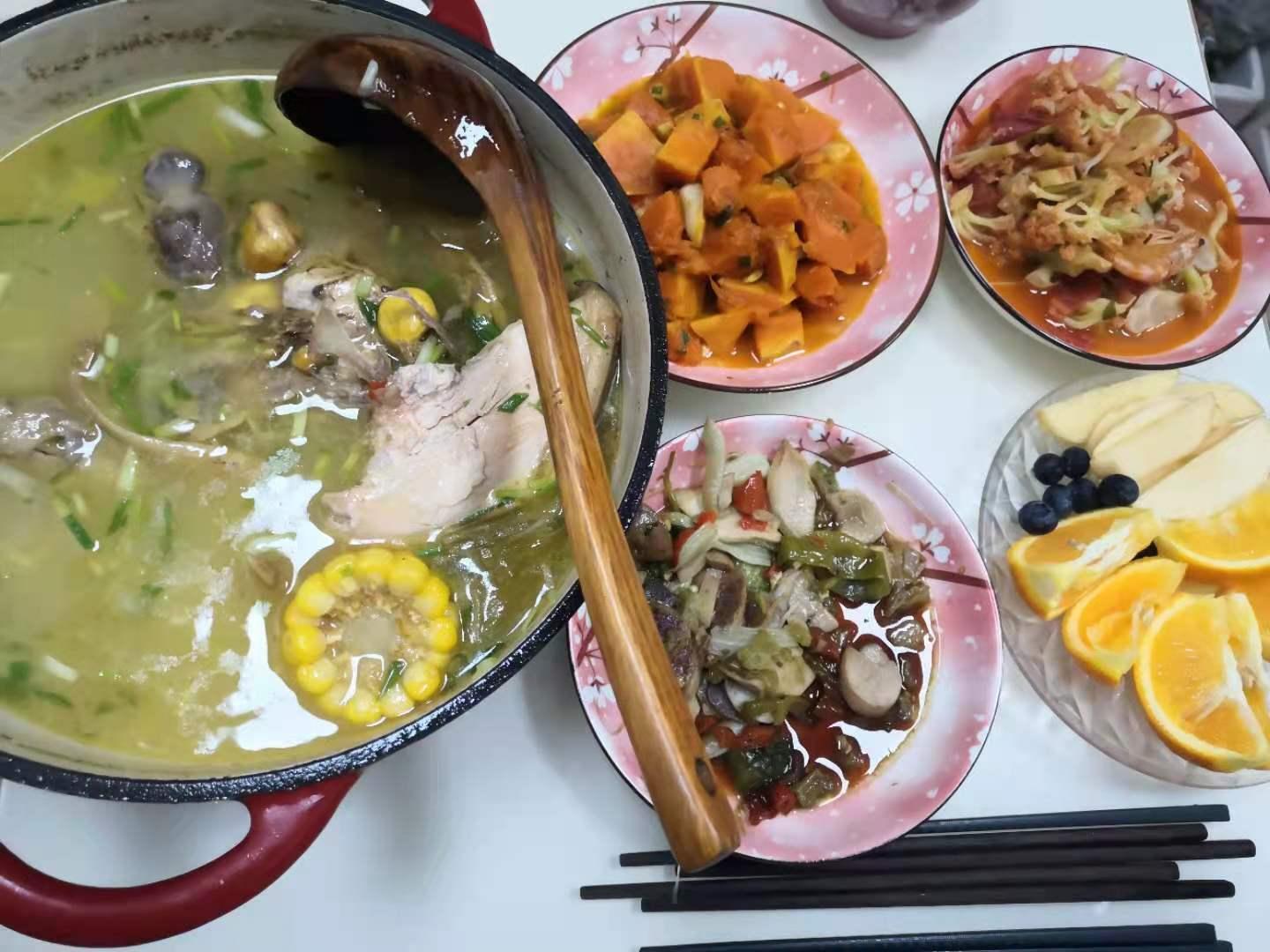 扎染和猫的下雨天，母慈子孝的星期日——二年级陪跑倒计时第4天