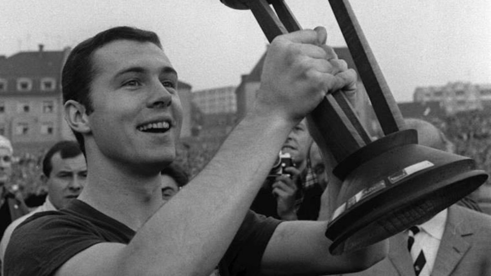 实况足球贝克汉姆皇马时刻测评,实况足球贝克汉姆红魔王子