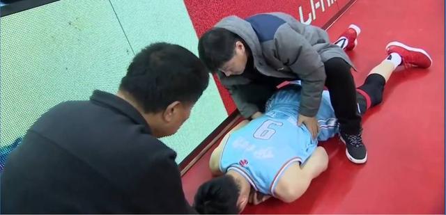 周琦伤情更新视频,周琦最新消息伤病恢复