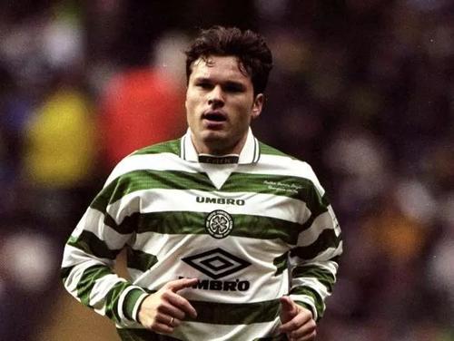 维杜卡实力,澳大利亚前锋维杜卡头球