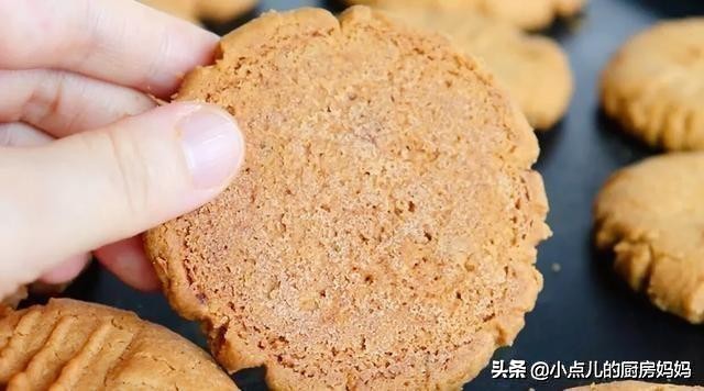 花生酱饼干做出来不酥脆,不放油的饼干的做法