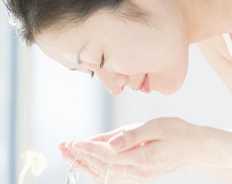 混合干皮洗面奶哪个好补水控油洗面奶推荐