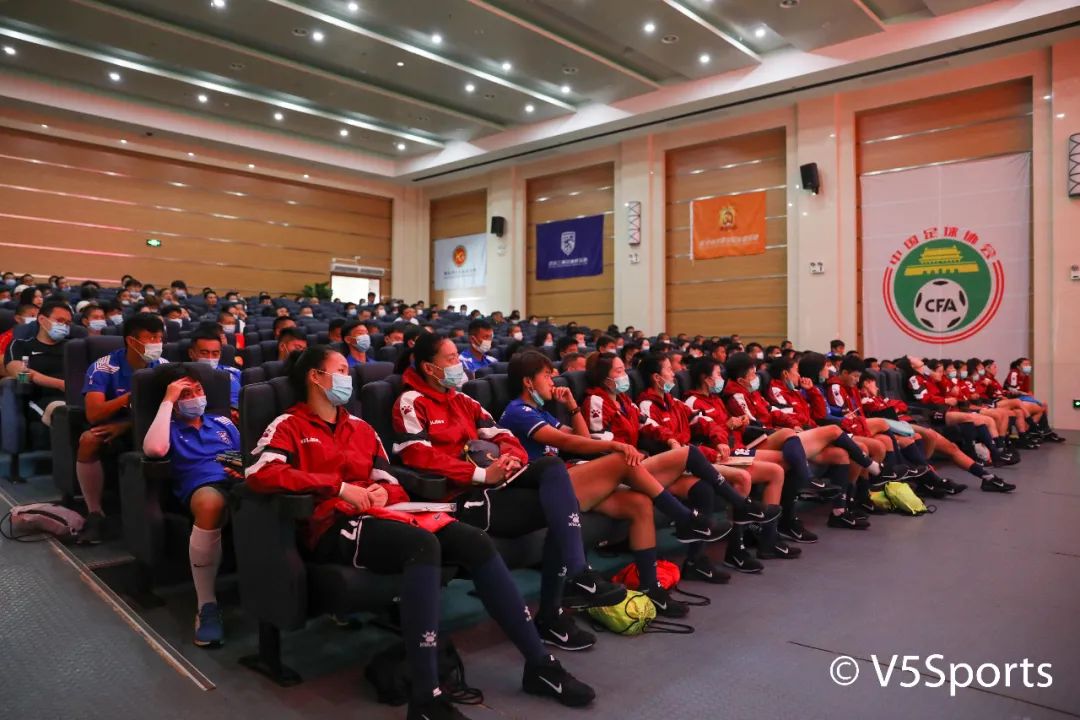 足球竞赛规则教案大全,最新足球竞赛规则课件