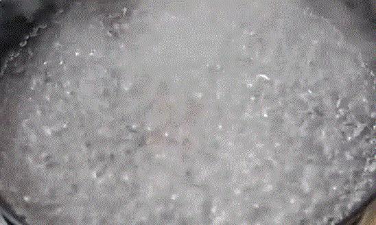 衣服皱了别熨了,衣服皱了不用熨斗怎么熨平