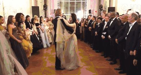 华为小公主：哈佛学霸不当赌王儿媳妇，和王子翩翩起舞组千亿女团