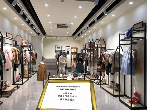 适合孩子的童装就是最好的童装,如何选择到好品牌的童装