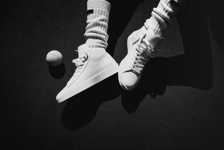 小白鞋夏季潮牌有哪些,夏日小白鞋潮鞋搭配