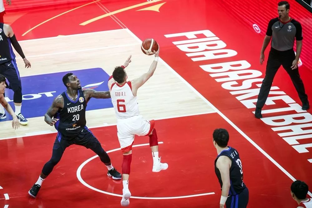 王仕鹏2019年男篮世界杯,2019男篮世界杯王仕鹏哭泣采访