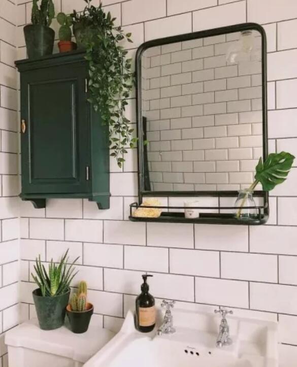 卫生间杂乱无章,卫生间很乱全是管子怎么办