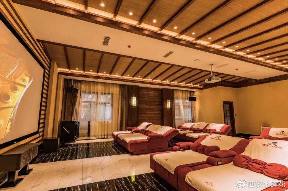 萌娃温泉玩水,灞业3000米温泉带娃攻略