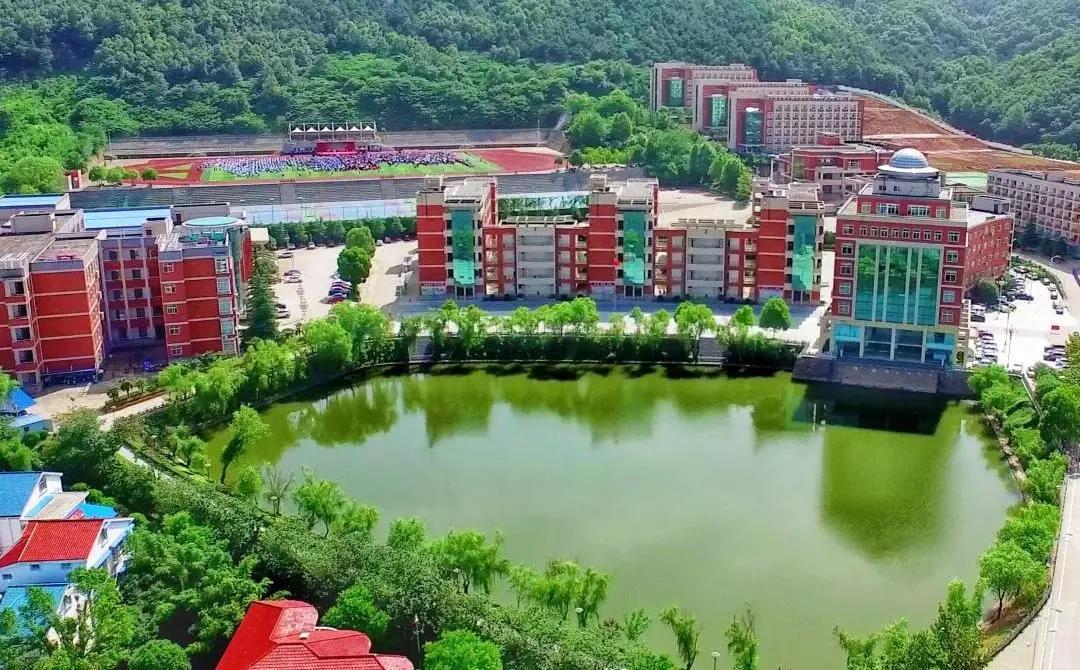 信阳高中2019高考喜报,河南信阳高中高考成绩2019