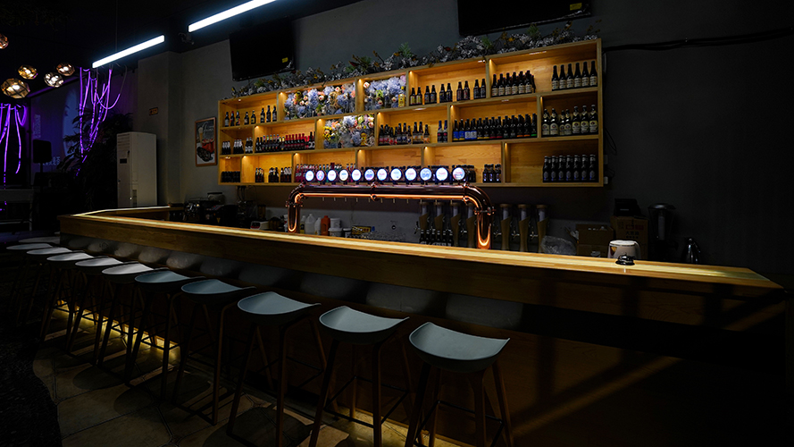 精酿啤酒馆真实生活,顾客从门口路过为何不进去人家店