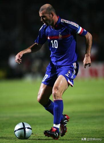 齐达内世界公认的大师,齐达内足球十大经典视频