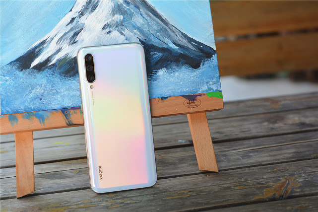 顶级小米沦为千元机！索尼IMX586+屏幕指纹，还有大电池和高颜值