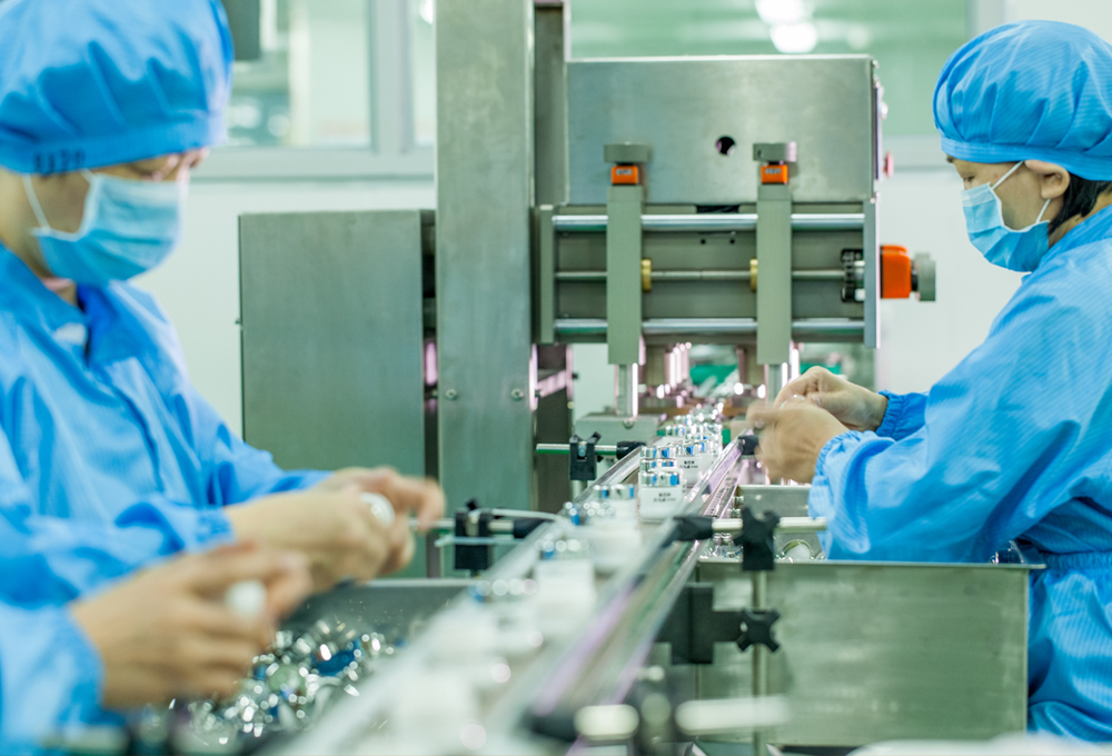 哪款面霜搭配有抗老提亮功效,可以提亮肤色紧致皮肤的面霜