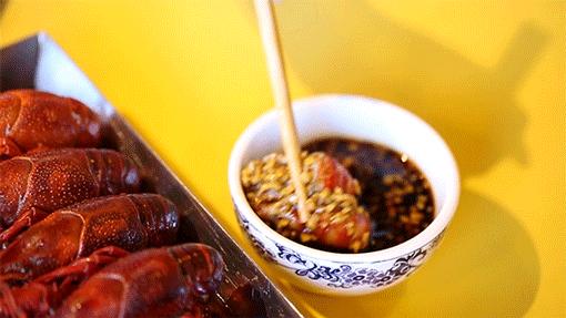 半个娱乐圈都打卡的眼镜小腰在簋街开店了！竟然3天五折！