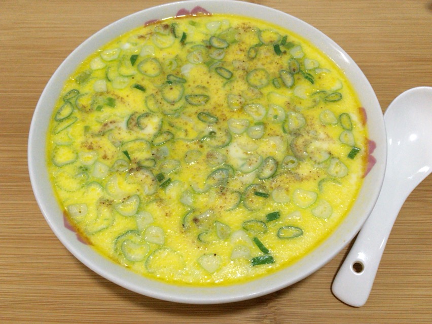 鸡蛋羹加多少水蒸才能蒸出来很嫩,鸡蛋羹如何不加水也能做很嫩