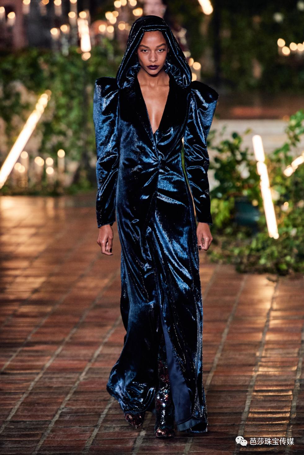 整天研究无聊的穿搭,一天到晚研究穿搭