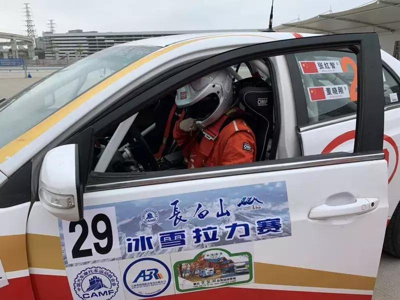 赛车正式比赛怎么算排名,赛车比赛前赛车手准备什么