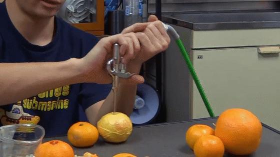 在房间里发射10000颗爆米花,这位日本人真是被居家隔离憋坏了